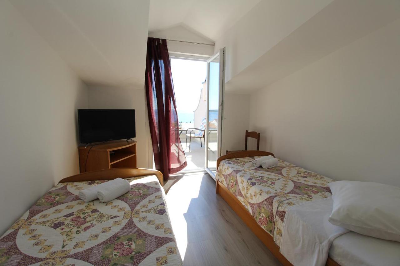 Apartments And Rooms With Parking Space Mandre, Pag - 6309 Kolan Exterior photo
