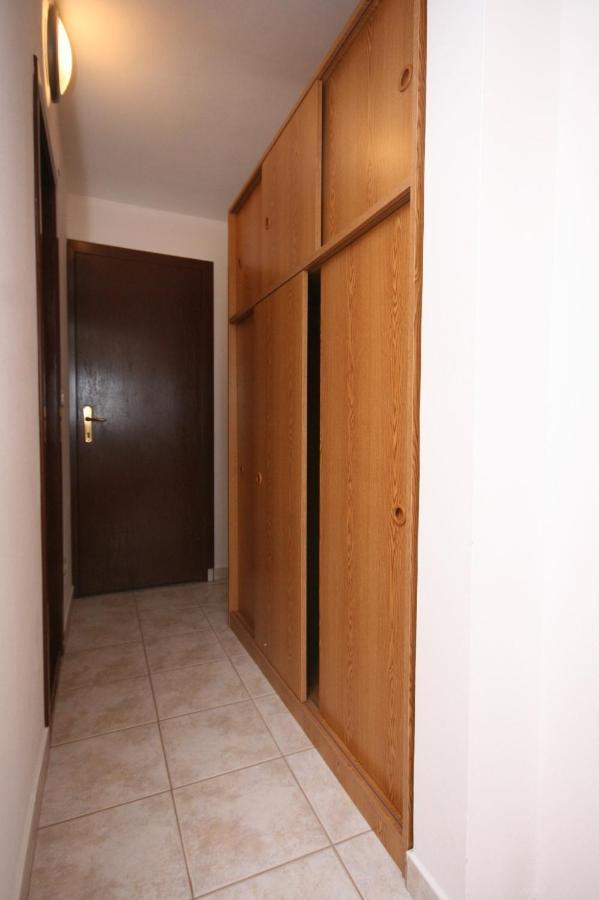 Apartments And Rooms With Parking Space Mandre, Pag - 6309 Kolan Exterior photo