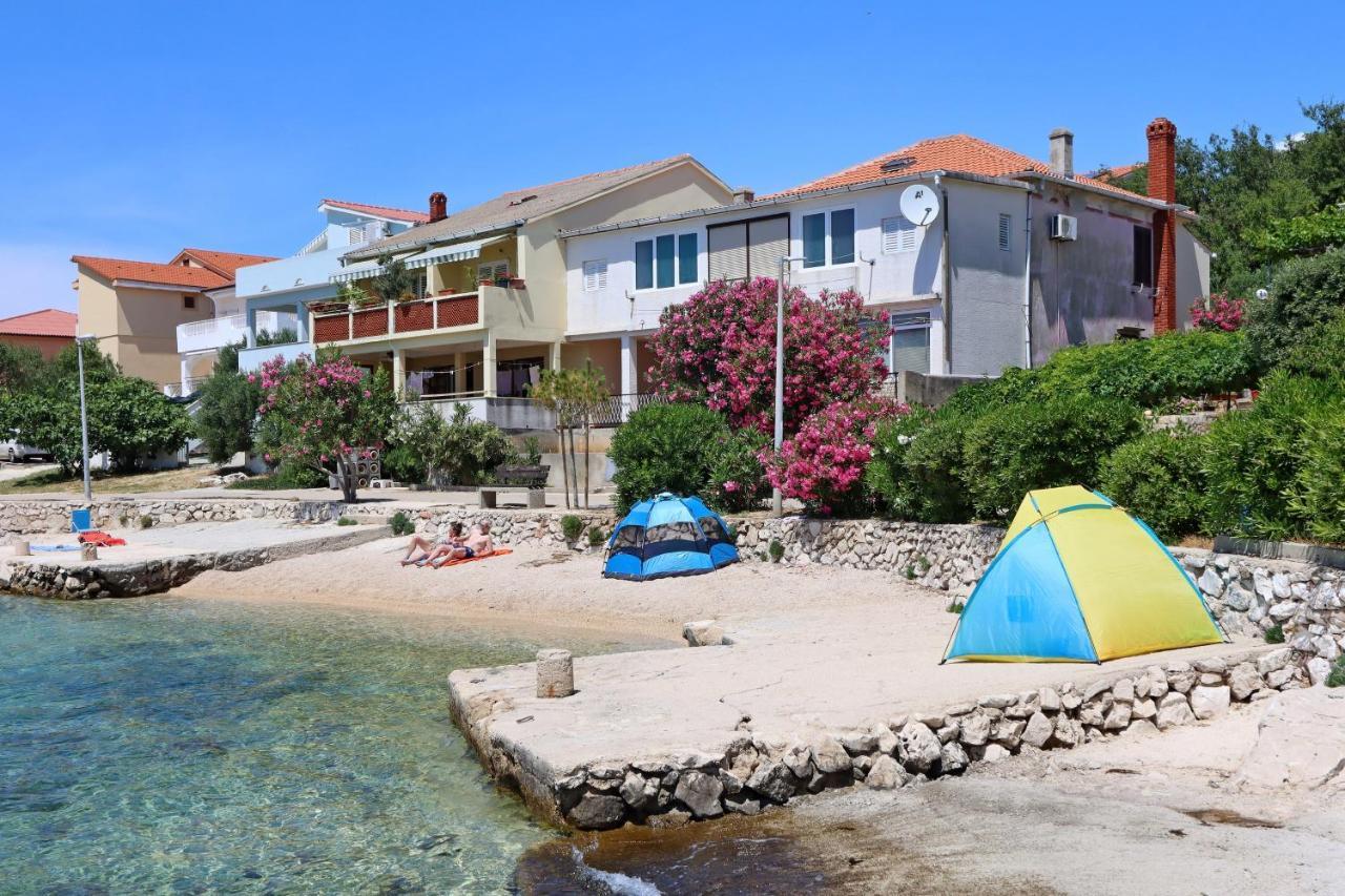 Apartments And Rooms With Parking Space Mandre, Pag - 6309 Kolan Exterior photo