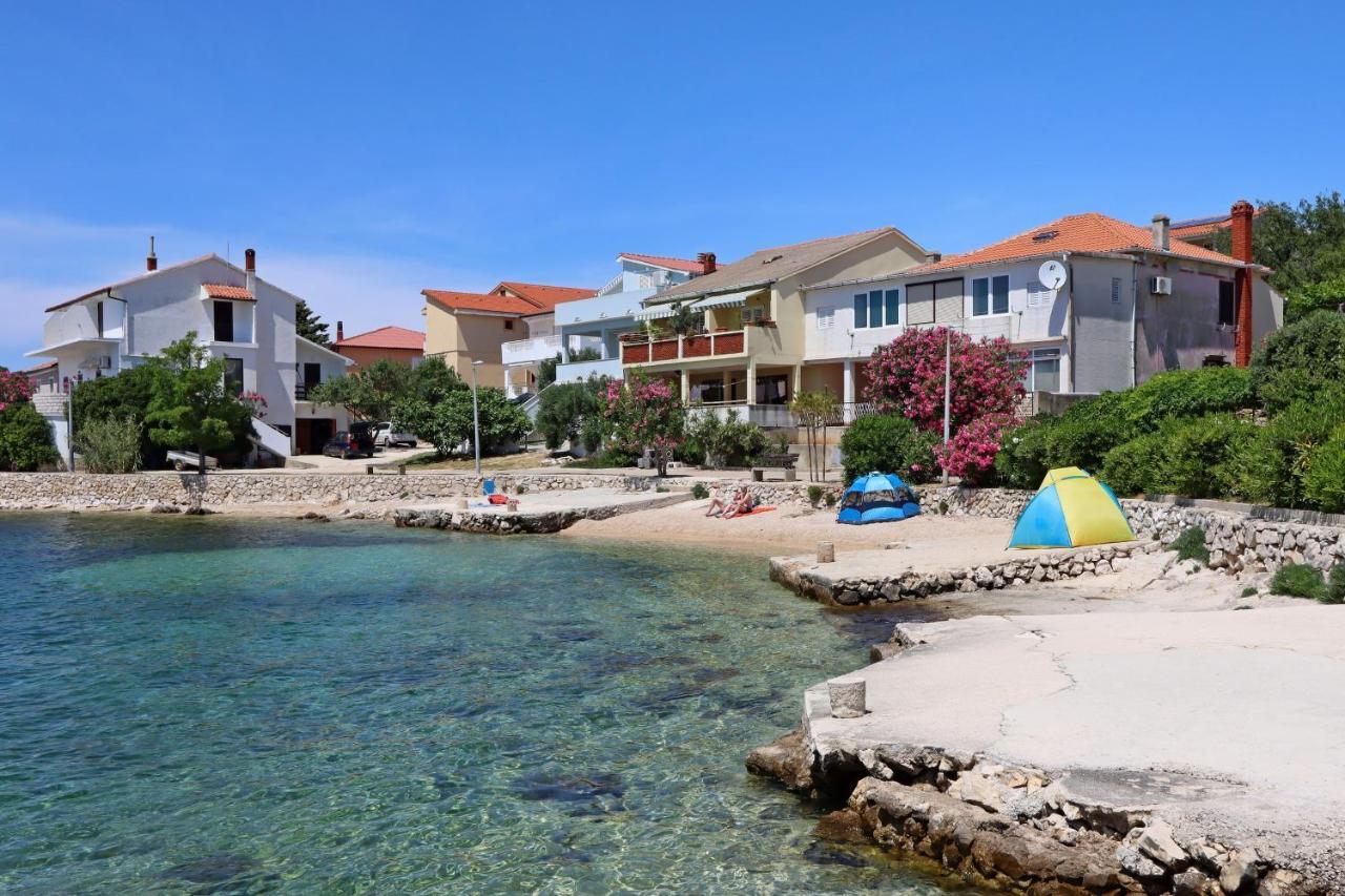 Apartments And Rooms With Parking Space Mandre, Pag - 6309 Kolan Exterior photo